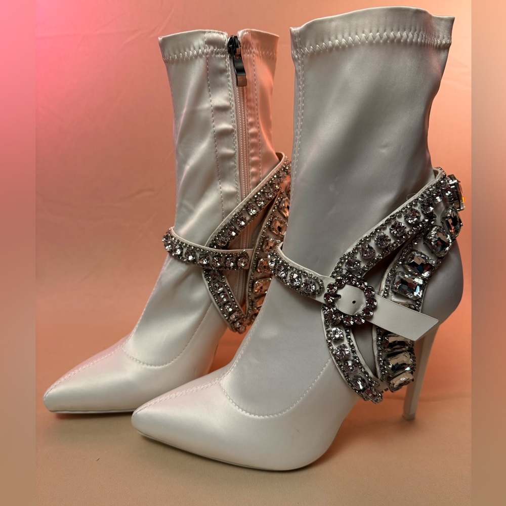 Elegant Cream Embellished Women's Boots